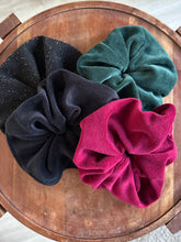 Afbeelding in Gallery-weergave laden, SCRUNCHIE / Big - Black
