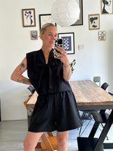 Afbeelding in Gallery-weergave laden, SUE WAISTCOAT - Black
