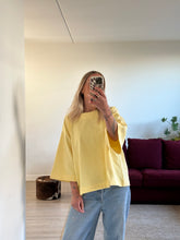 Afbeelding in Gallery-weergave laden, LENNY T-SHIRT - Soft yellow

