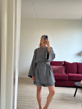 Afbeelding in Gallery-weergave laden, JUNE ROBE - Grey
