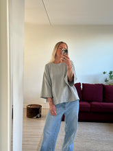 Afbeelding in Gallery-weergave laden, LENNY T-SHIRT - Licht grey
