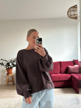 Afbeelding in Gallery-weergave laden, MARLEY SWEATER - Chocolate brown
