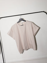 Afbeelding in Gallery-weergave laden, RIVA T-SHIRT - Sand
