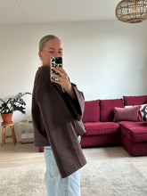 Afbeelding in Gallery-weergave laden, JAZZ SWEATER - Chocolate Brown
