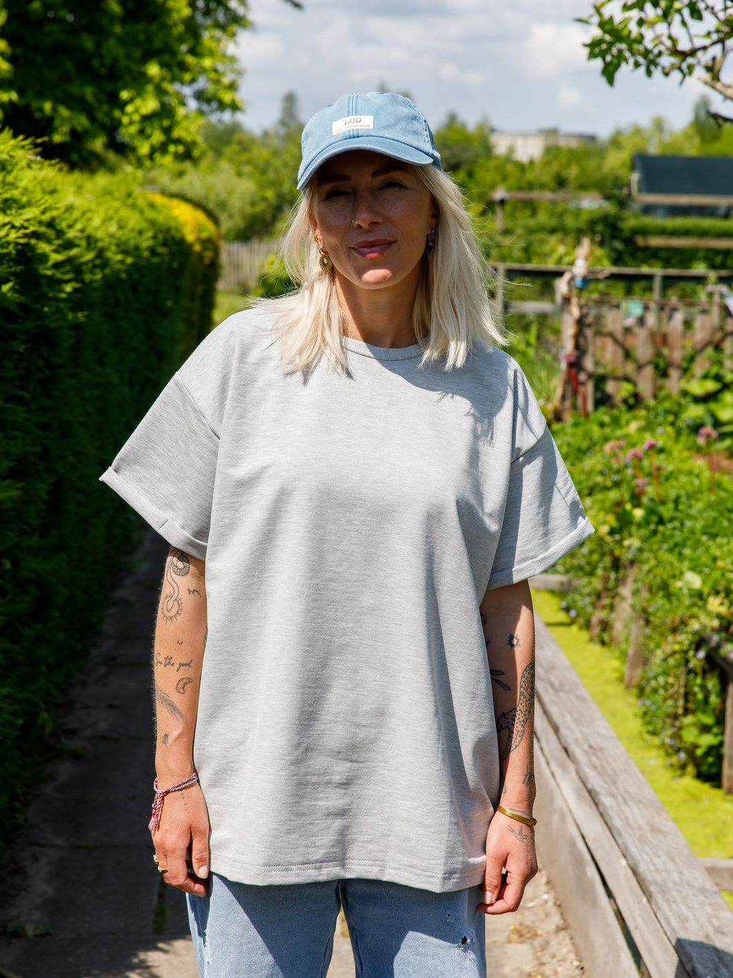 LOVA T-SHIRT - Light grey