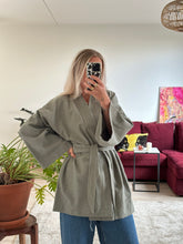 Afbeelding in Gallery-weergave laden, JUNE ROBE - Khaki
