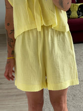 Afbeelding in Gallery-weergave laden, SET: SUE WAISTCOAT &amp; NOVÈL SHORT - Yellow moussline
