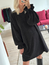 Afbeelding in Gallery-weergave laden, MAE SWEATDRESS - Glitter
