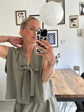 Afbeelding in Gallery-weergave laden, SUE WAISTCOAT - Khaki
