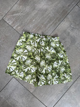 Afbeelding in Gallery-weergave laden, NOVÈL SHORTS - Green tie-dye
