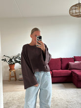 Afbeelding in Gallery-weergave laden, JAZZ SWEATER - Chocolate Brown
