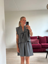 Afbeelding in Gallery-weergave laden, SUE WAISTCOAT - Grey
