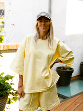 Afbeelding in Gallery-weergave laden, LENNY T-SHIRT - Soft yellow
