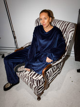 Afbeelding in Gallery-weergave laden, ROWAN SWEATER - Dark blue
