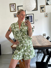 Afbeelding in Gallery-weergave laden, NOVÈL SHORTS - Green tie-dye
