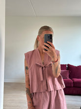 Afbeelding in Gallery-weergave laden, SUE WAISTCOAT - Dusty pink
