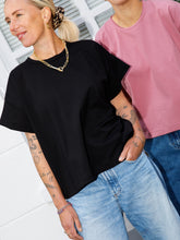 Afbeelding in Gallery-weergave laden, RIVA T-SHIRT - Black
