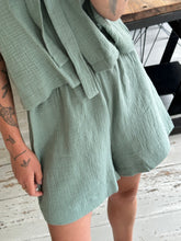 Afbeelding in Gallery-weergave laden, NOVÈL SHORTS - Mint green
