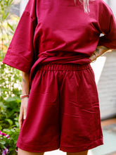 Afbeelding in Gallery-weergave laden, NOVÈL SHORTS - Wine red
