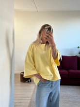 Afbeelding in Gallery-weergave laden, LENNY T-SHIRT - Soft yellow
