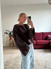 Afbeelding in Gallery-weergave laden, JAZZ SWEATER - Chocolate Brown

