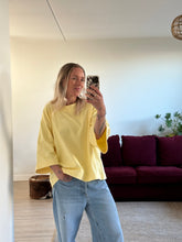 Afbeelding in Gallery-weergave laden, LENNY T-SHIRT - Soft yellow
