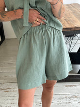 Afbeelding in Gallery-weergave laden, NOVÈL SHORTS - Mint green
