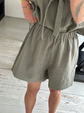 Afbeelding in Gallery-weergave laden, NOVÈL SHORTS - Khaki
