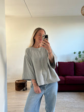 Afbeelding in Gallery-weergave laden, LENNY T-SHIRT - Licht grey
