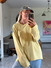 Afbeelding in Gallery-weergave laden, HOLLY LONGSLEEVE - Dusty yellow
