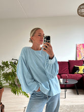 Afbeelding in Gallery-weergave laden, MARLEY SWEATER - Soft blue
