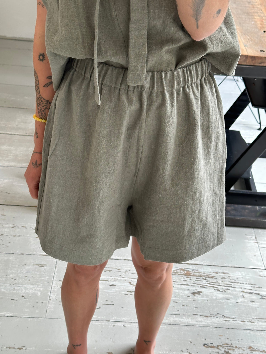 NOVÈL SHORTS - Khaki