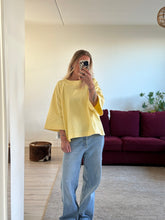 Afbeelding in Gallery-weergave laden, LENNY T-SHIRT - Soft yellow
