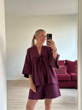 Afbeelding in Gallery-weergave laden, BOWIE ROBE - Aubergine
