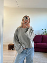 Afbeelding in Gallery-weergave laden, JAZZ SWEATER - Licht grey
