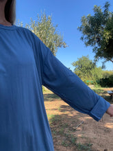 Afbeelding in Gallery-weergave laden, HOLLY LONGSLEEVE - Bamboo Denim
