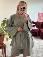 Afbeelding in Gallery-weergave laden, JUNE ROBE - Khaki

