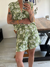 Afbeelding in Gallery-weergave laden, NOVÈL SHORTS - Green tie-dye
