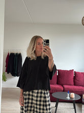 Afbeelding in Gallery-weergave laden, LIV T-SHIRT - Glitter
