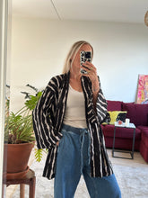 Afbeelding in Gallery-weergave laden, JUNE ROBE - Big stripes

