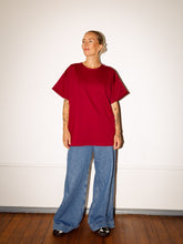 Afbeelding in Gallery-weergave laden, LOVA T-SHIRT - Wine red
