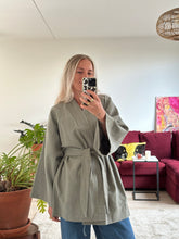 Afbeelding in Gallery-weergave laden, JUNE ROBE - Khaki
