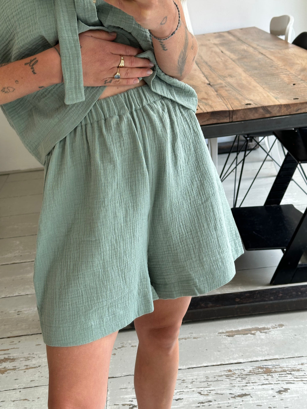 NOVÈL SHORTS - Mint green