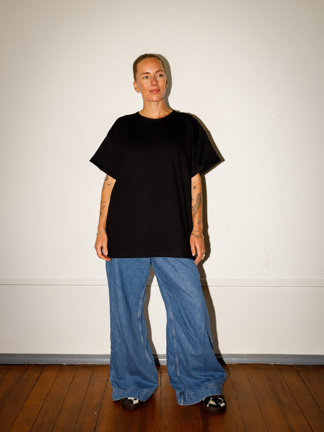LOVA T-SHIRT - Black