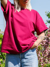 Afbeelding in Gallery-weergave laden, LOVA T-SHIRT - Raspberry
