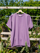 Afbeelding in Gallery-weergave laden, LOVA T-SHIRT - Lavender
