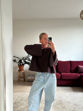 Afbeelding in Gallery-weergave laden, JAZZ SWEATER - Chocolate Brown
