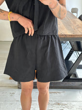Afbeelding in Gallery-weergave laden, NOVÈL SHORTS - Black
