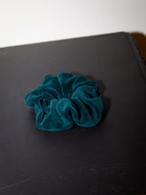 Afbeelding in Gallery-weergave laden, SCRUNCHIE - Bottle
