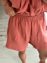 Afbeelding in Gallery-weergave laden, NOVÈL SHORTS - Peach pink
